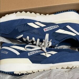 Reebok LX2200 Classic Navy and White Trainers